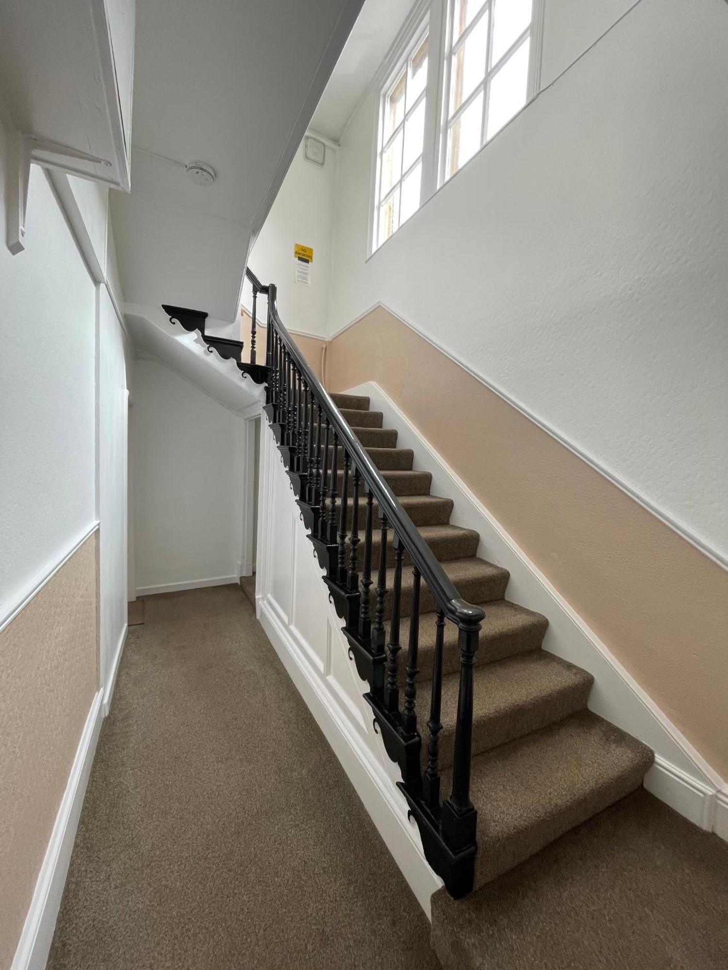 Stay In Yeovil Town Centre, Large 2 Bd Apt With Parking, Sleeps 4 Buitenkant foto